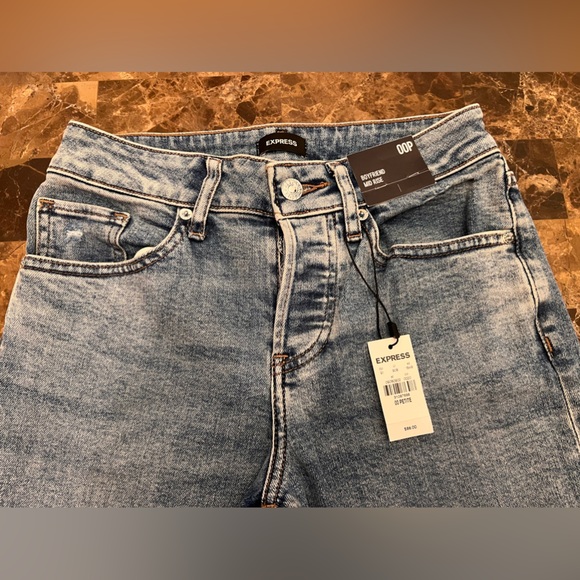 Express “Boyfriend” mid rise jeans 00 Petite - Picture 14 of 16